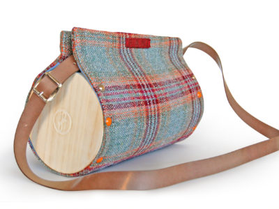 Bolsos de Madera Bolso de lana y madera modelo Nigra lana con detalle de rayas